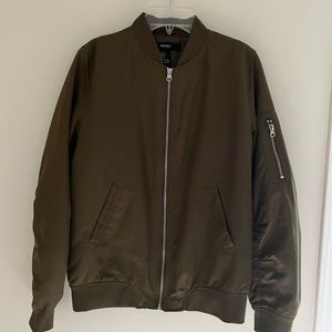 F21 green bomber jacket women’s size small with 3 pockets